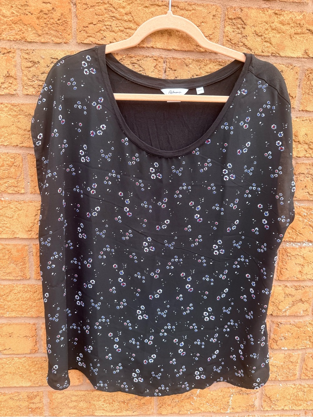 4/$25 • Reitmans Black Floral Scoop Neck Top